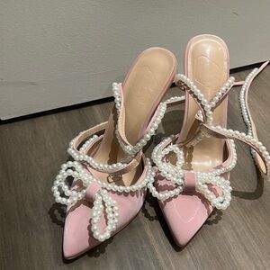Pink pearl
Bow heels